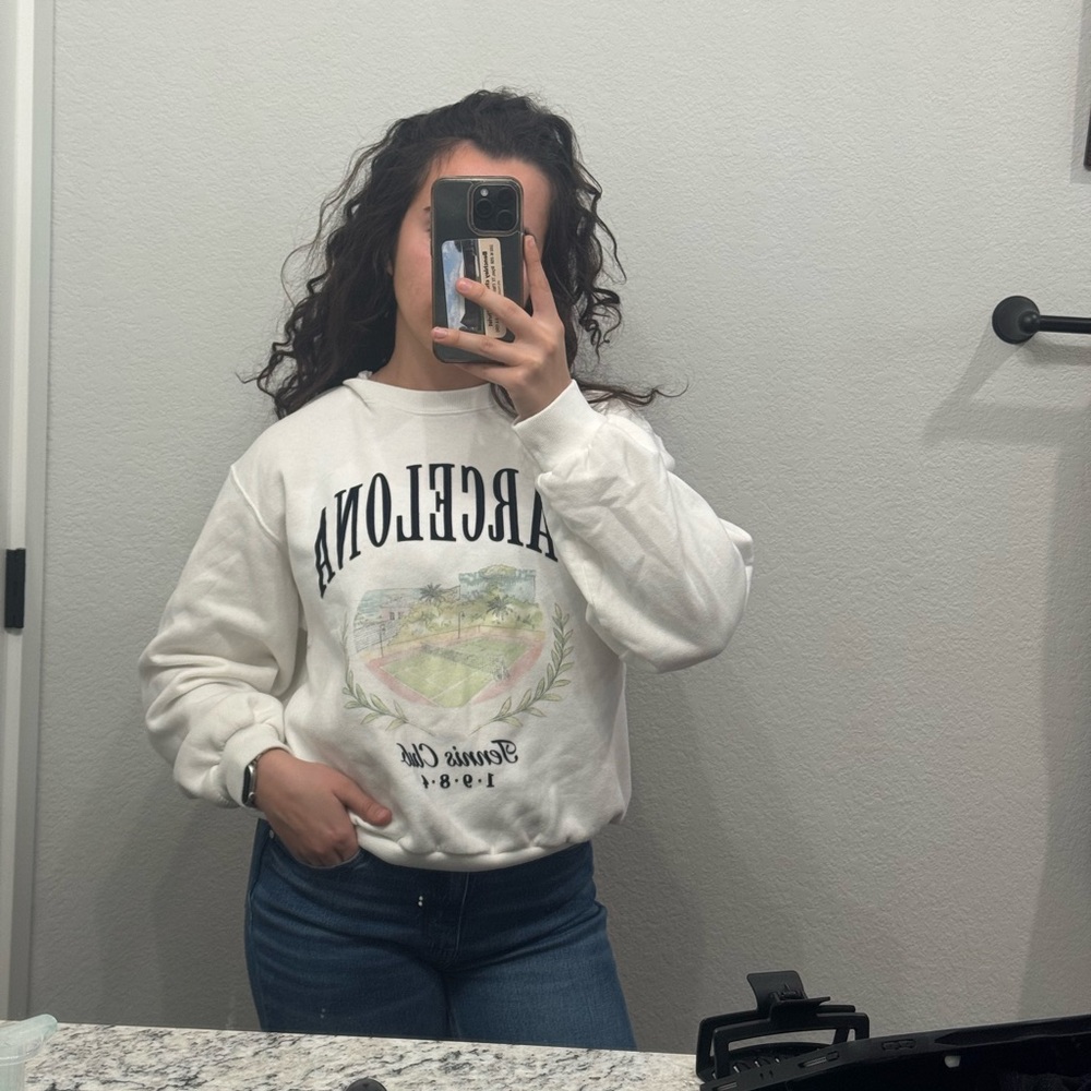 Hollister Barcelona Graphic White Sweatshirt